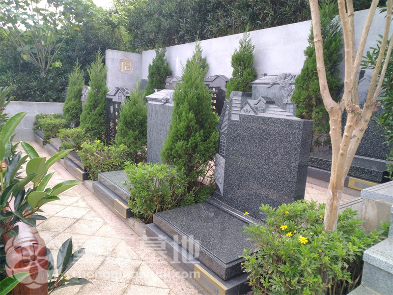 福果山生命纪念园墓碑