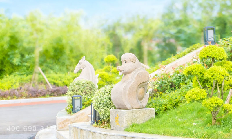 重庆龙居山陵园童趣生肖